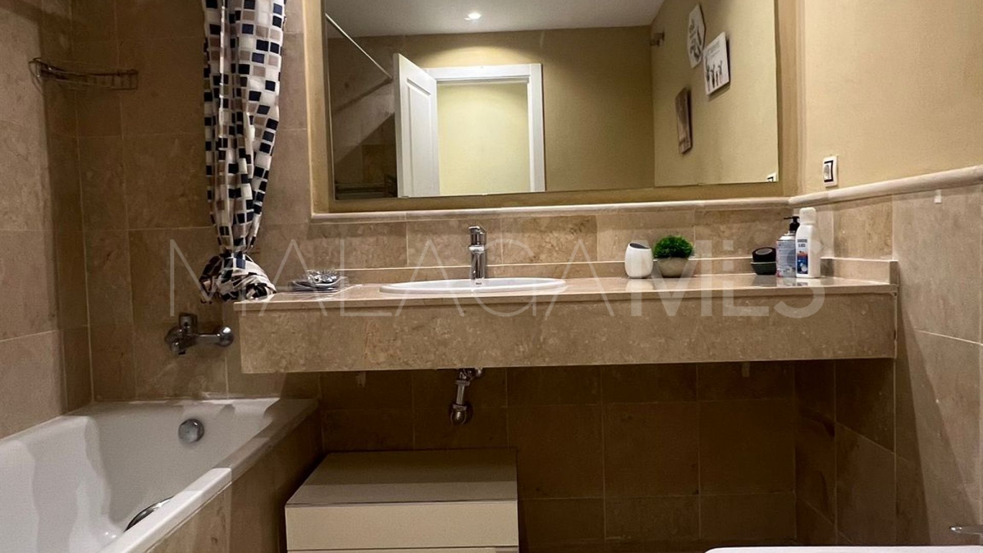 Apartamento with 2 bedrooms for sale in Marbella