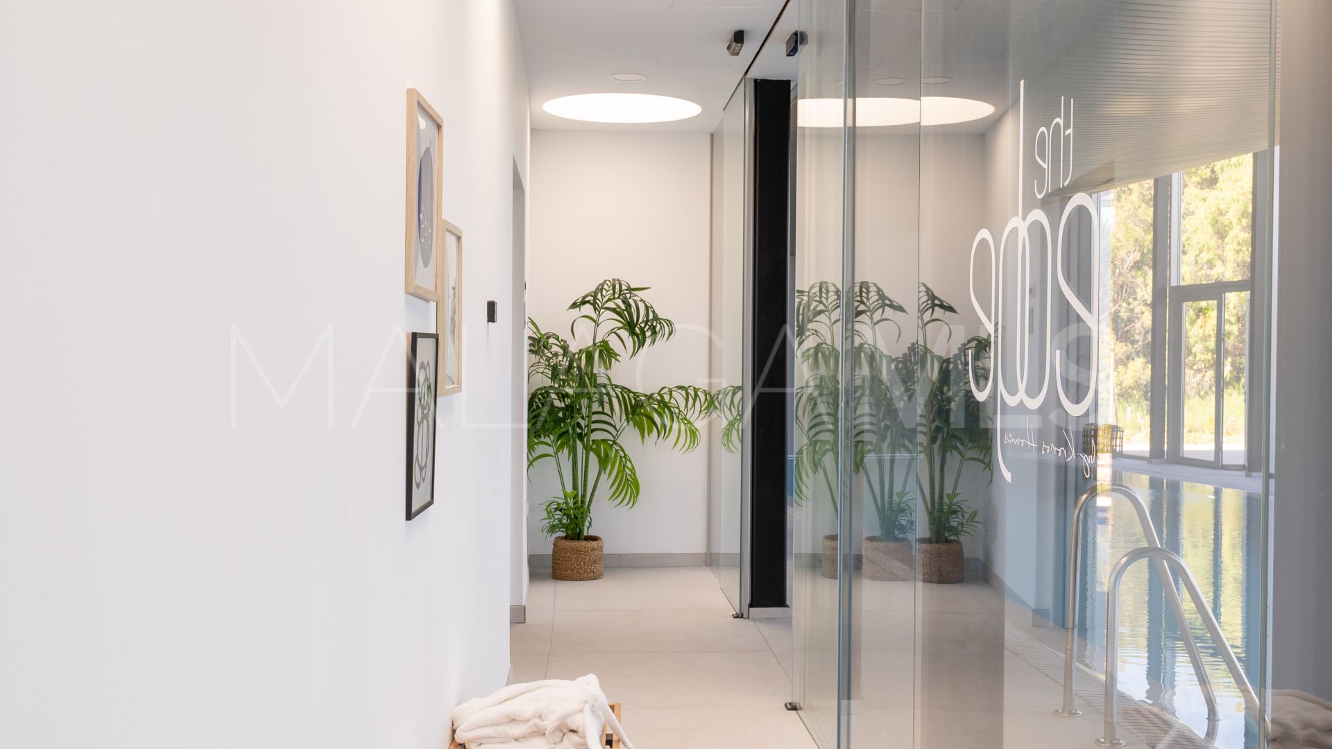 Apartment with 2 bedrooms for sale in Estepona