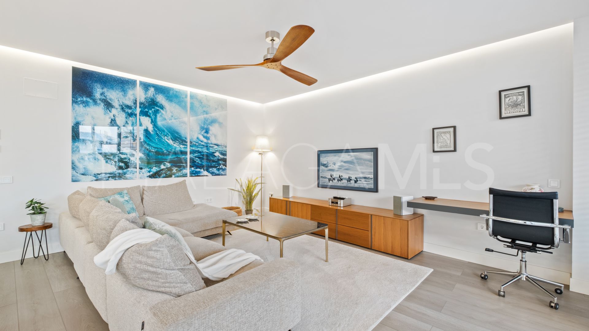 Apartment with 2 bedrooms for sale in Estepona