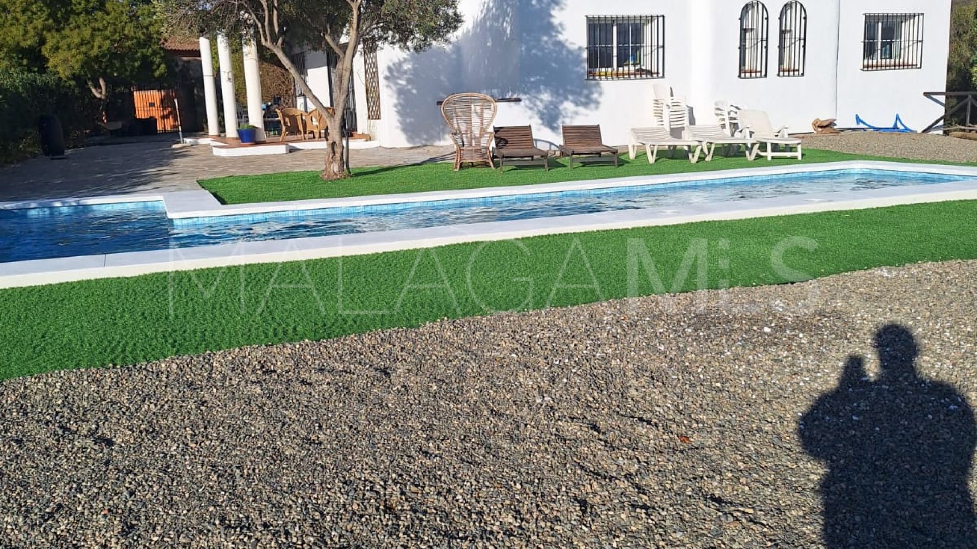 Buy finca in Estepona with 4 bedrooms