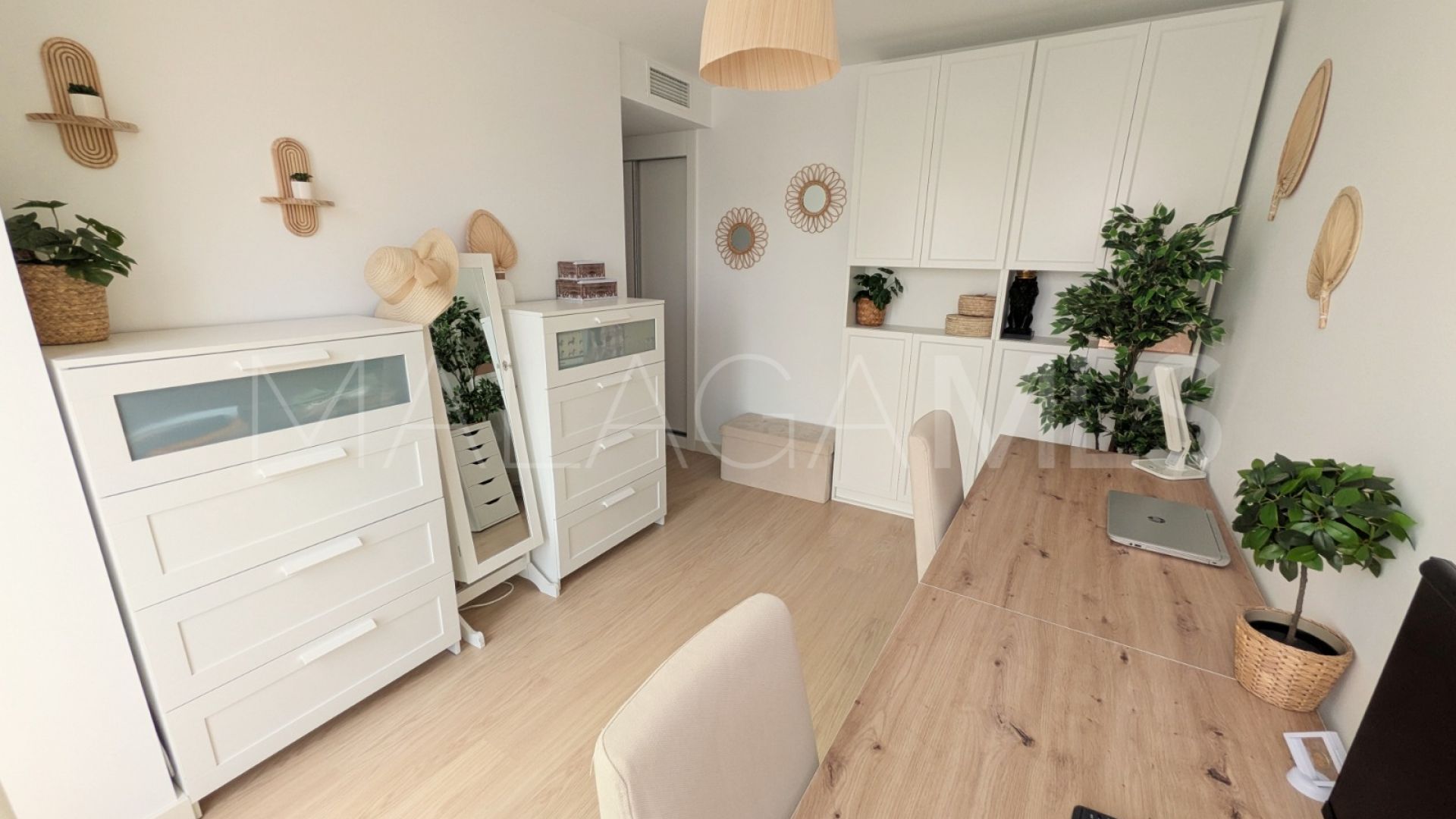 Buy Ático in Estepona with 3 bedrooms