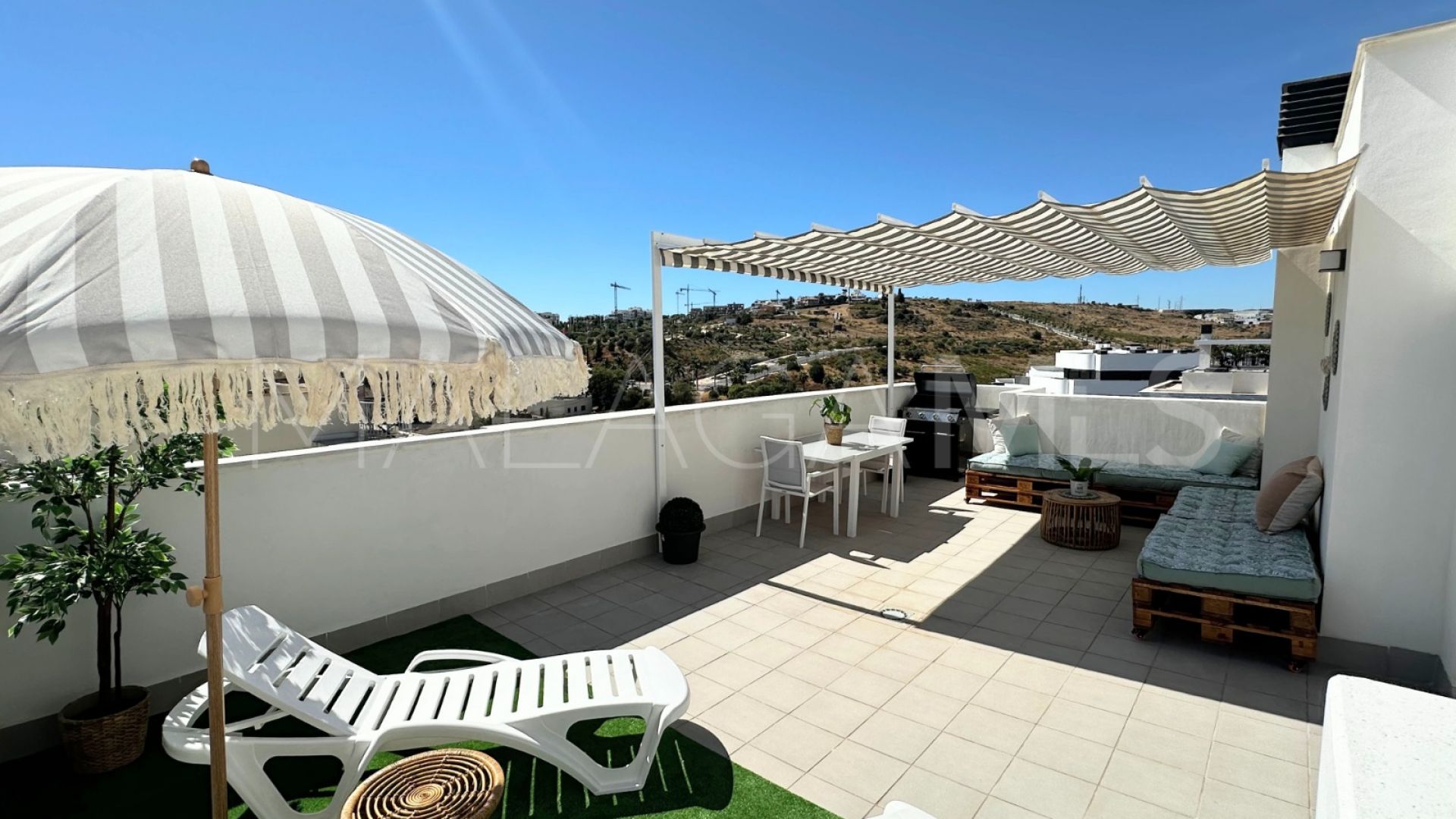 Buy Ático in Estepona with 3 bedrooms