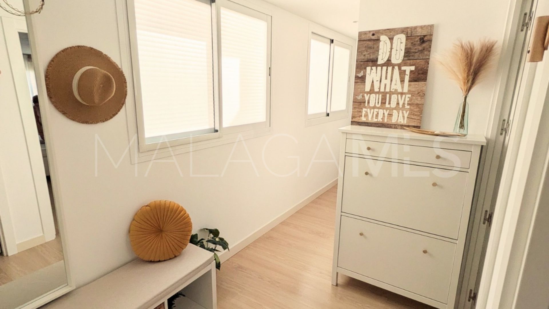 Buy Ático in Estepona with 3 bedrooms