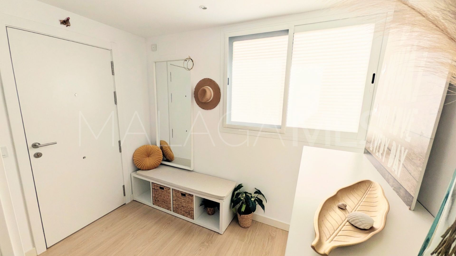 Buy Ático in Estepona with 3 bedrooms