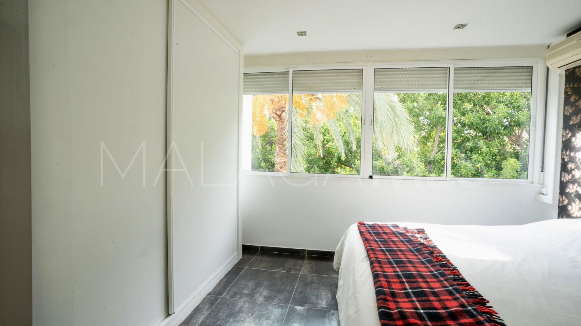 Apartment for sale in Estepona with 1 bedroom