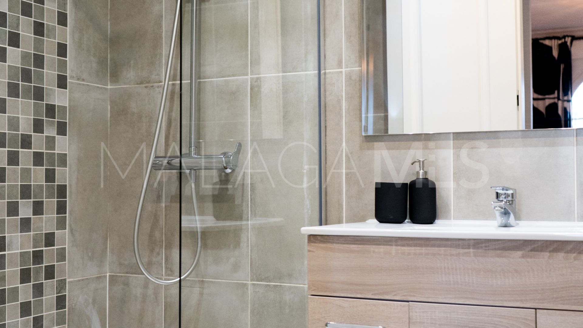 Buy apartamento in Nueva Andalucia