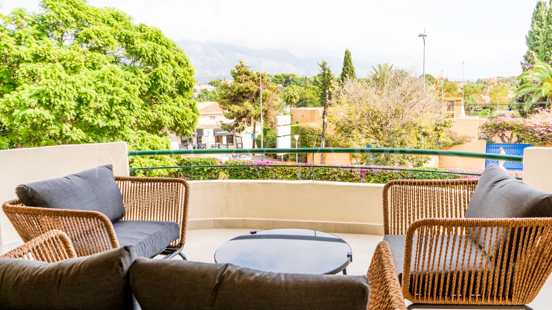 Buy apartamento in Nueva Andalucia