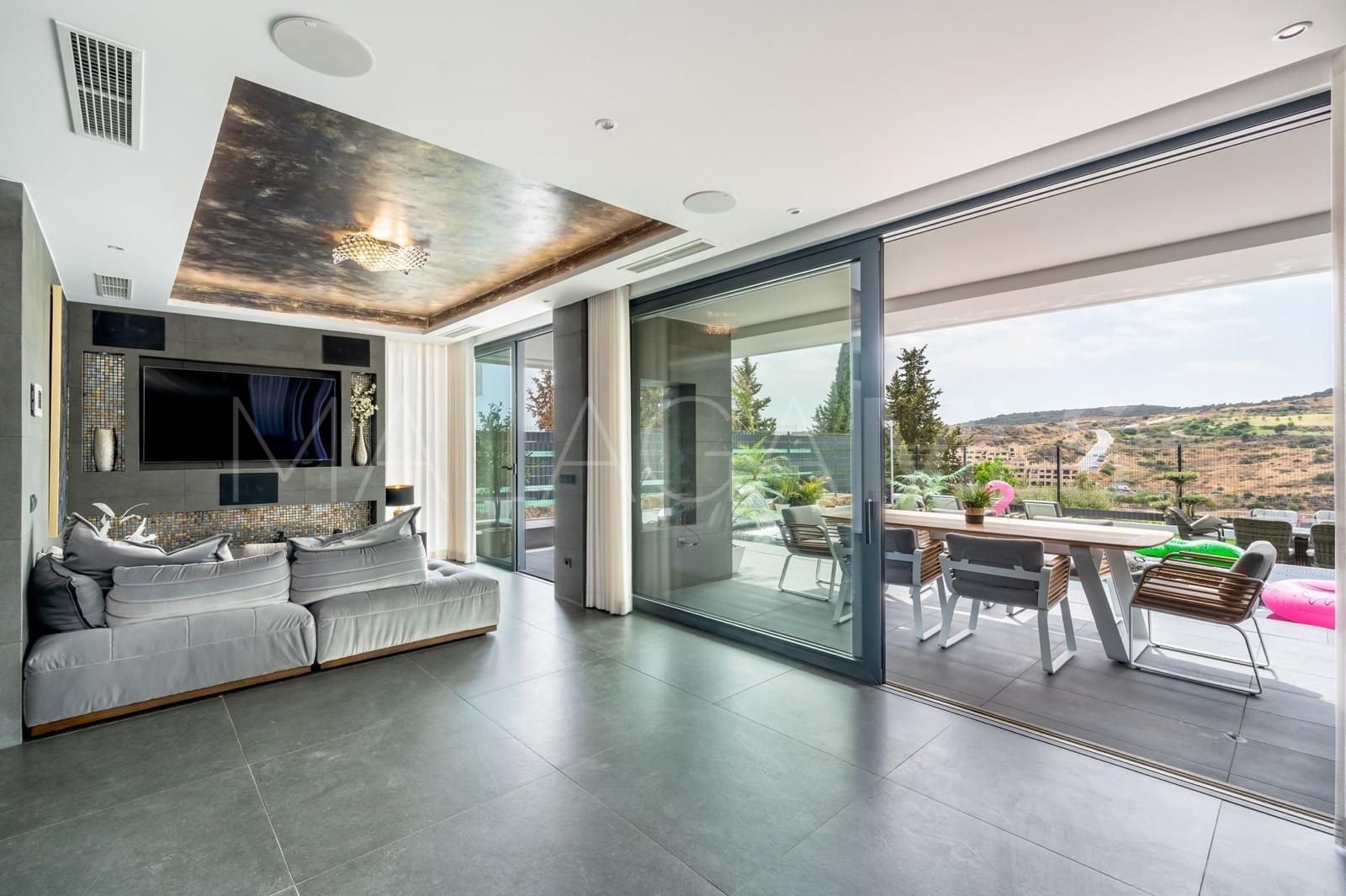 Villa for sale in Estepona