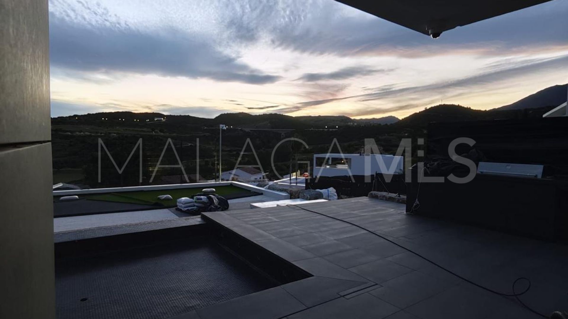 Villa for sale in Estepona