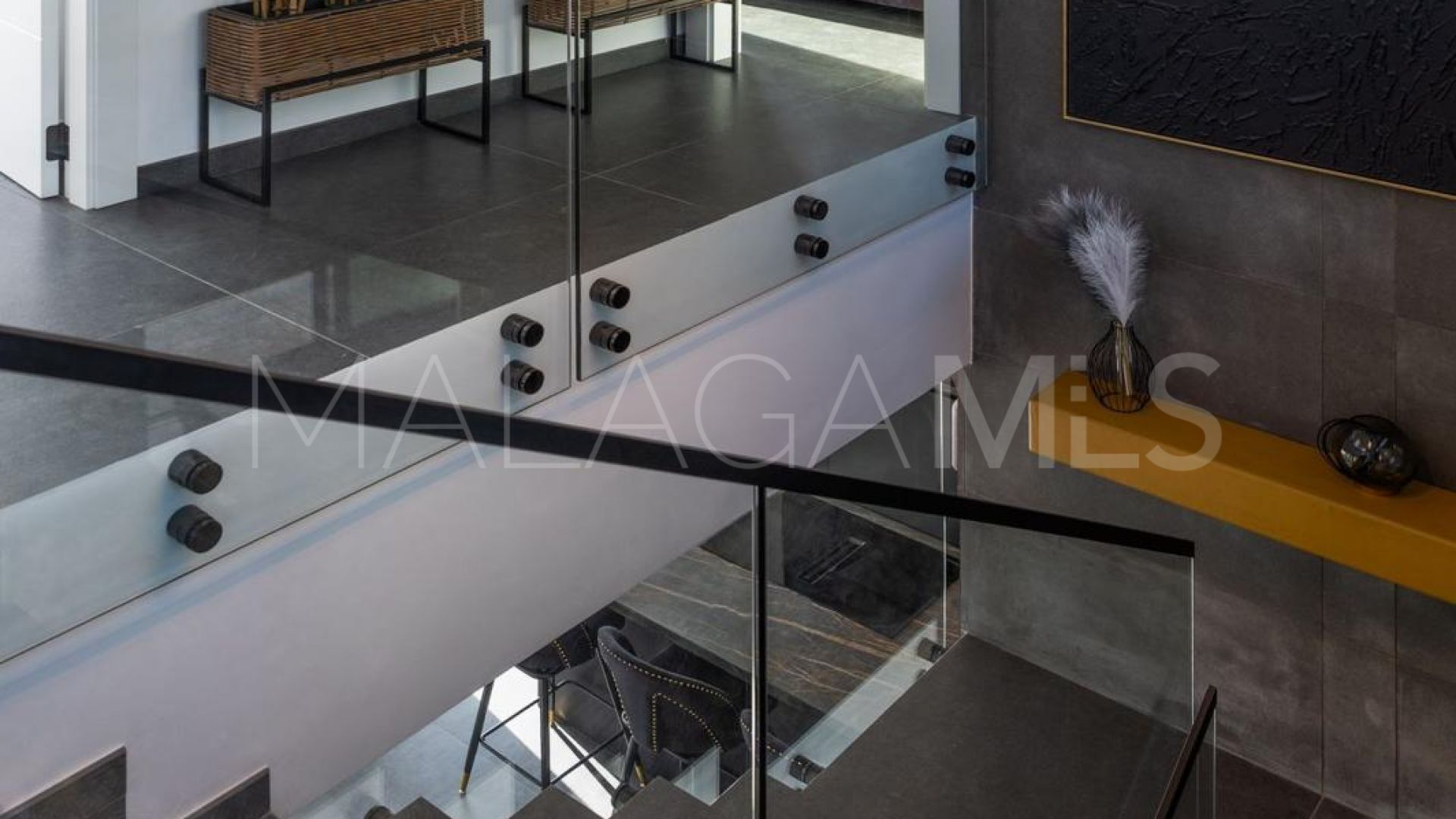 Villa for sale in Estepona
