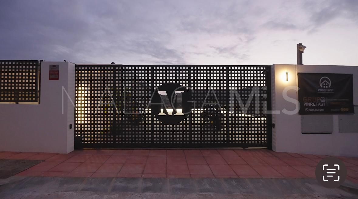 Villa for sale in Estepona