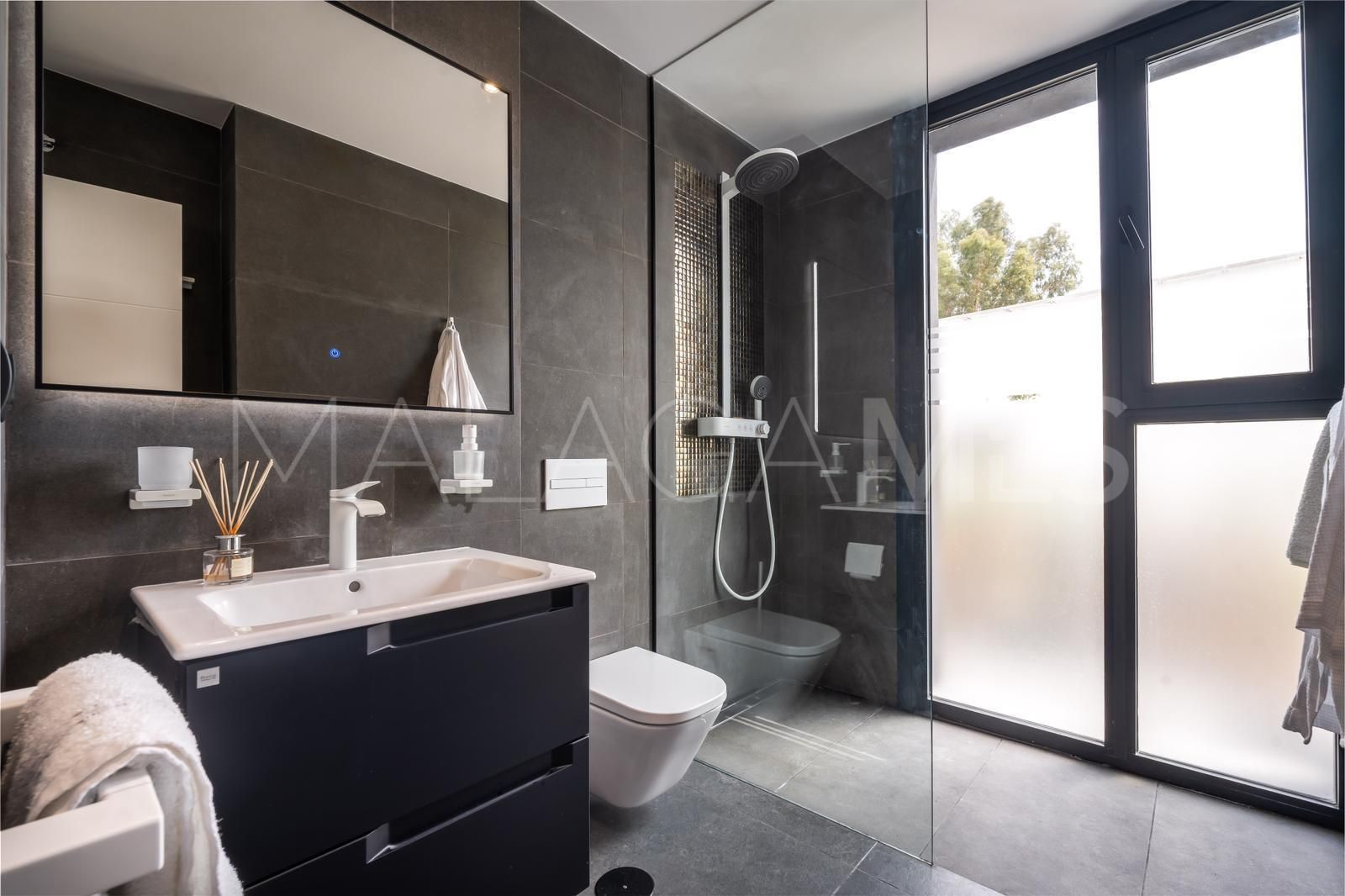 Villa for sale in Estepona