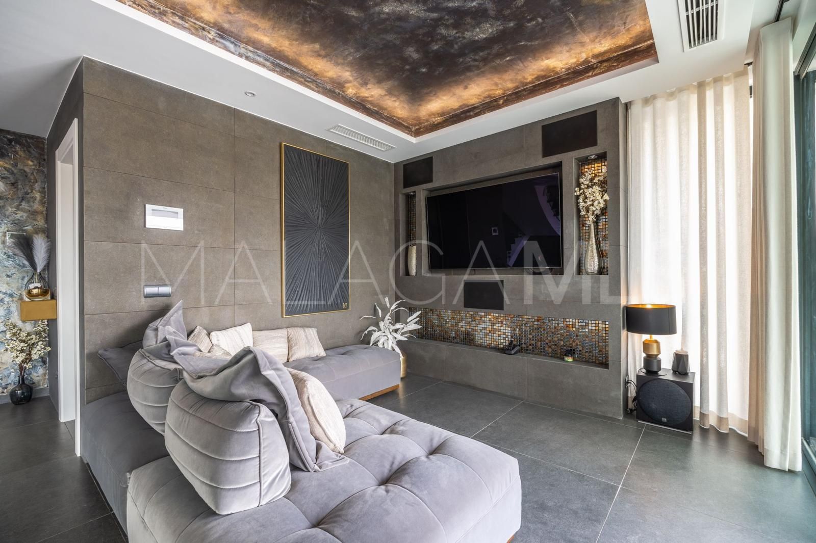 Villa for sale in Estepona