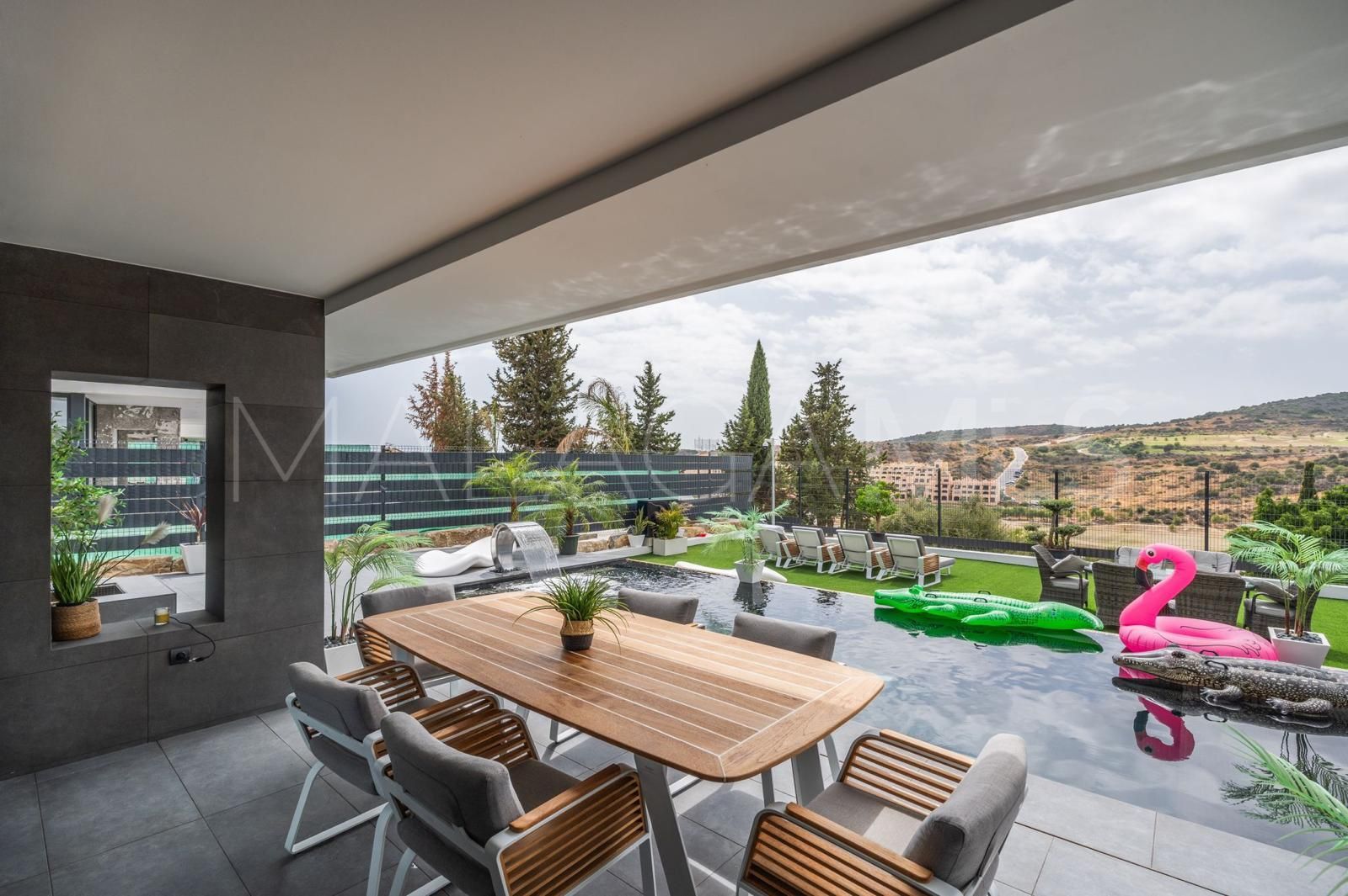 Villa for sale in Estepona