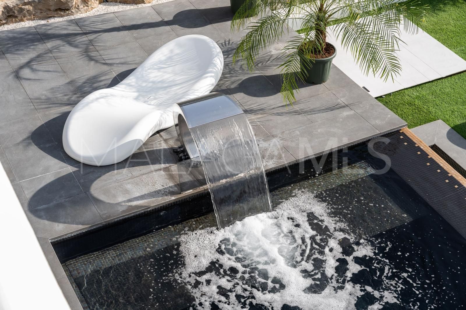 Villa for sale in Estepona