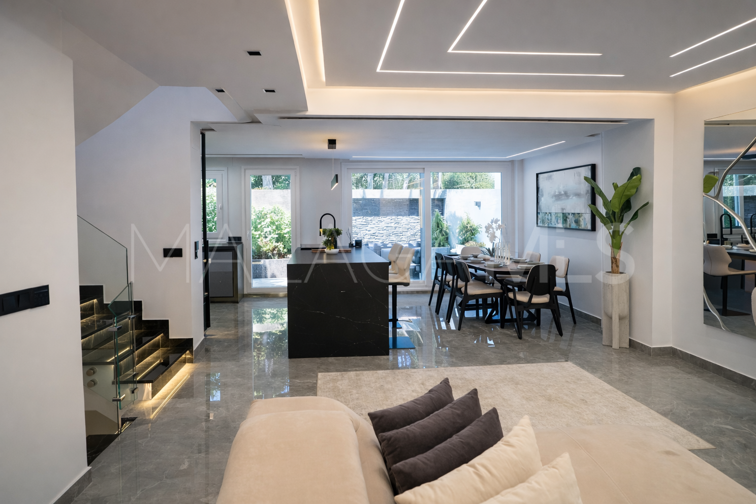 Se vende villa with 4 bedrooms in Marbella