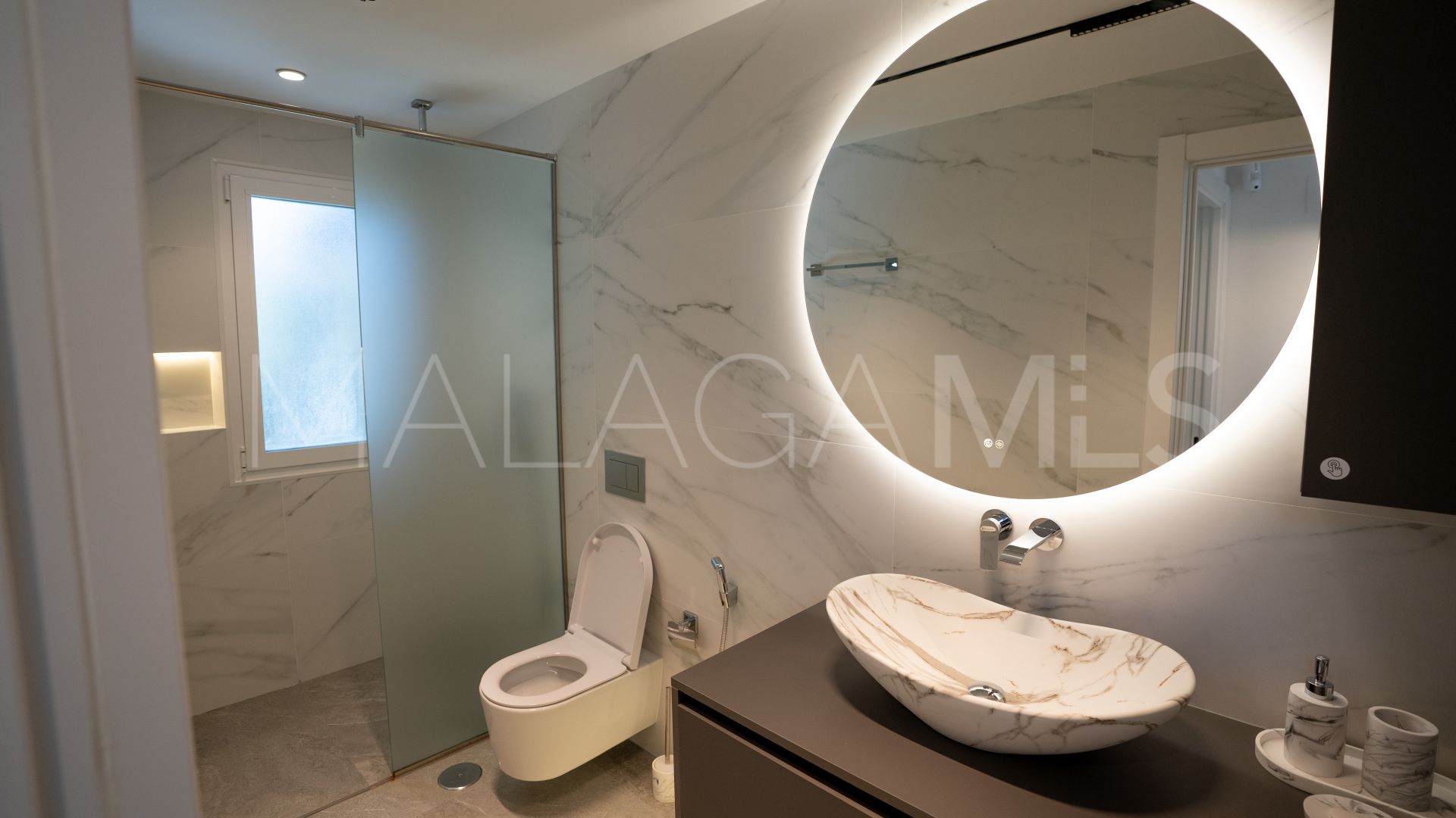 Se vende villa with 4 bedrooms in Marbella