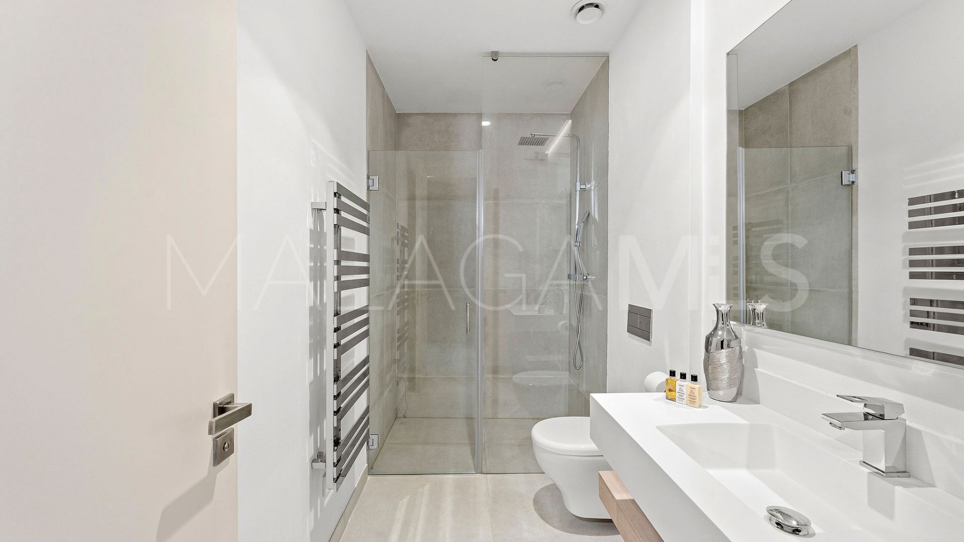 Villa for sale in Estepona