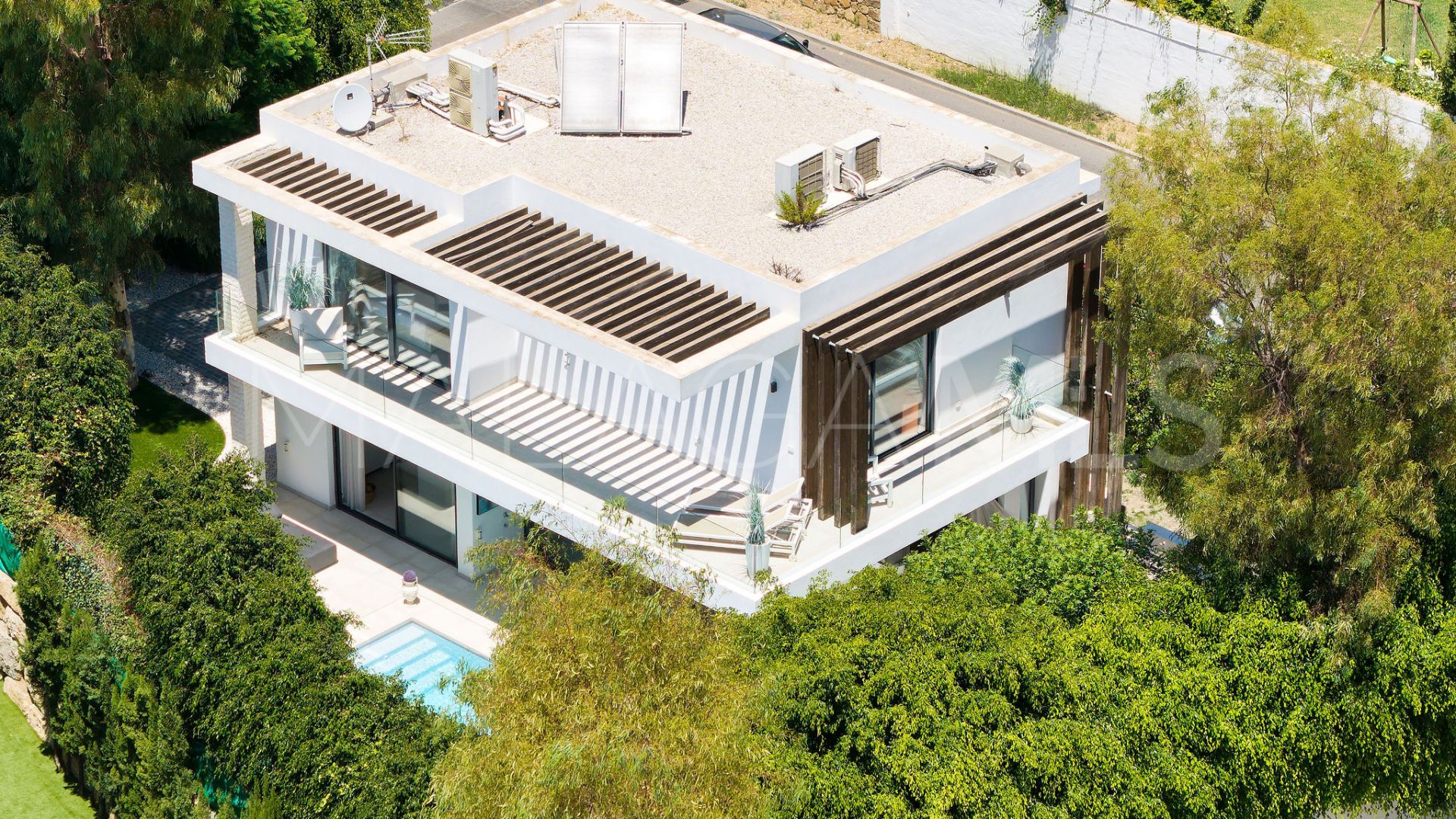 Villa for sale in Estepona