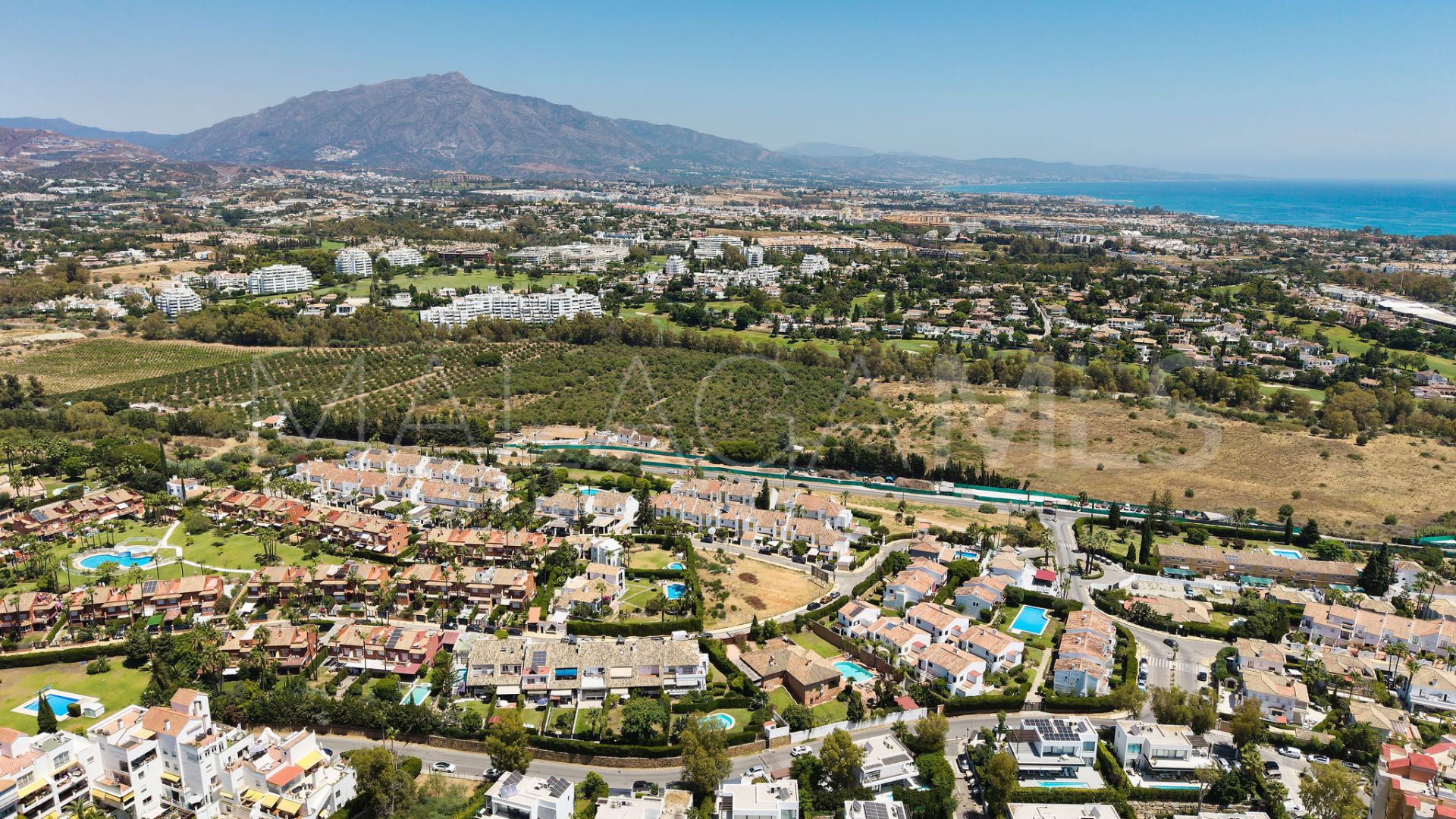 Villa for sale in Estepona