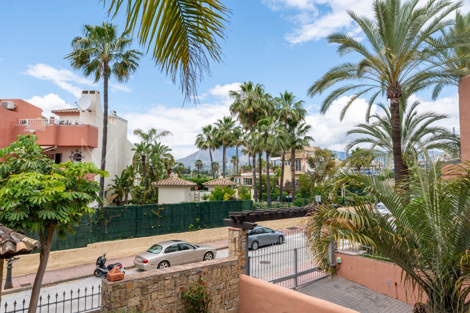 Apartamento for sale with 3 bedrooms in Estepona