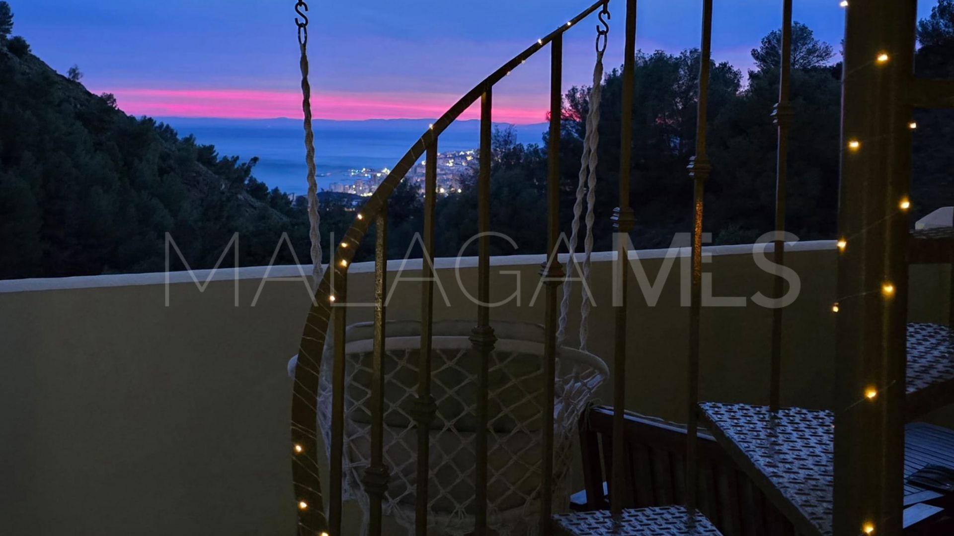 Tvåvåningslägenhet for sale in Mijas