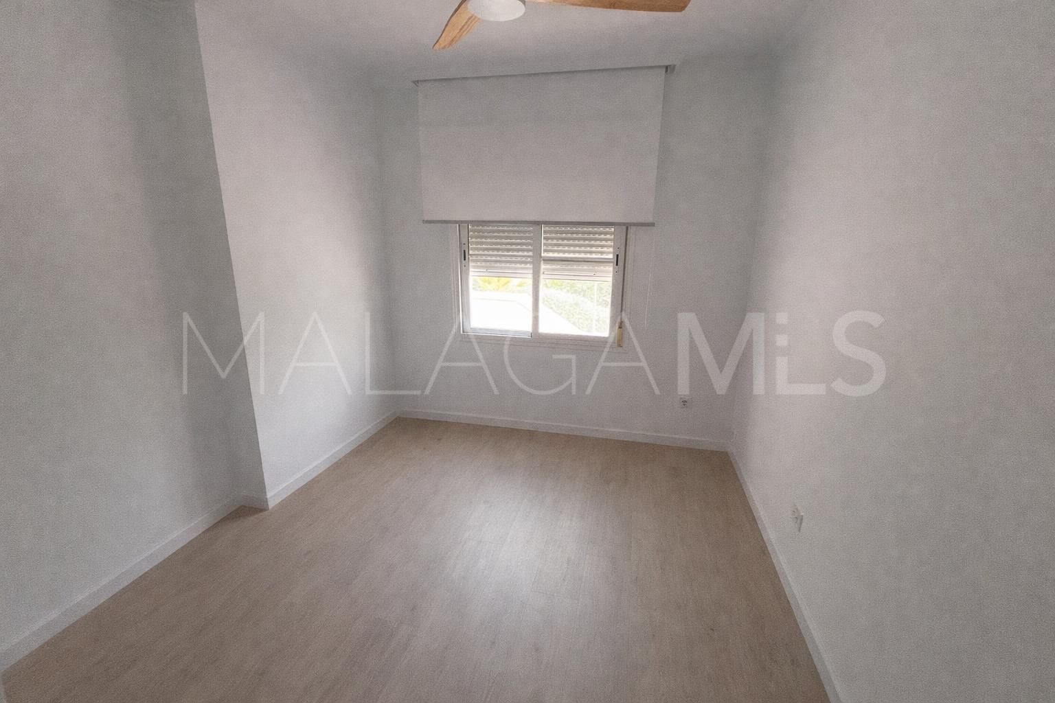 Se vende apartamento in Estepona with 3 bedrooms