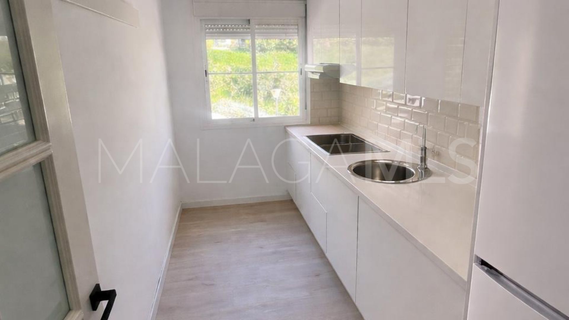 Se vende apartamento in Estepona with 3 bedrooms
