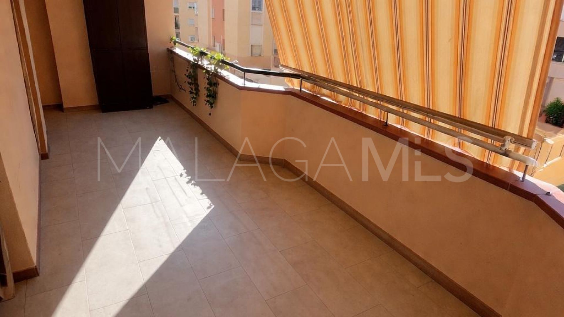 Se vende apartamento in Estepona with 3 bedrooms