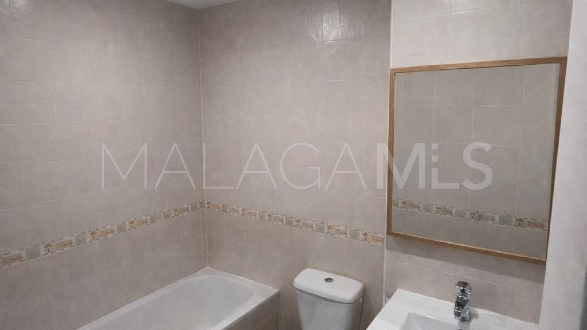 Se vende apartamento in Estepona with 3 bedrooms