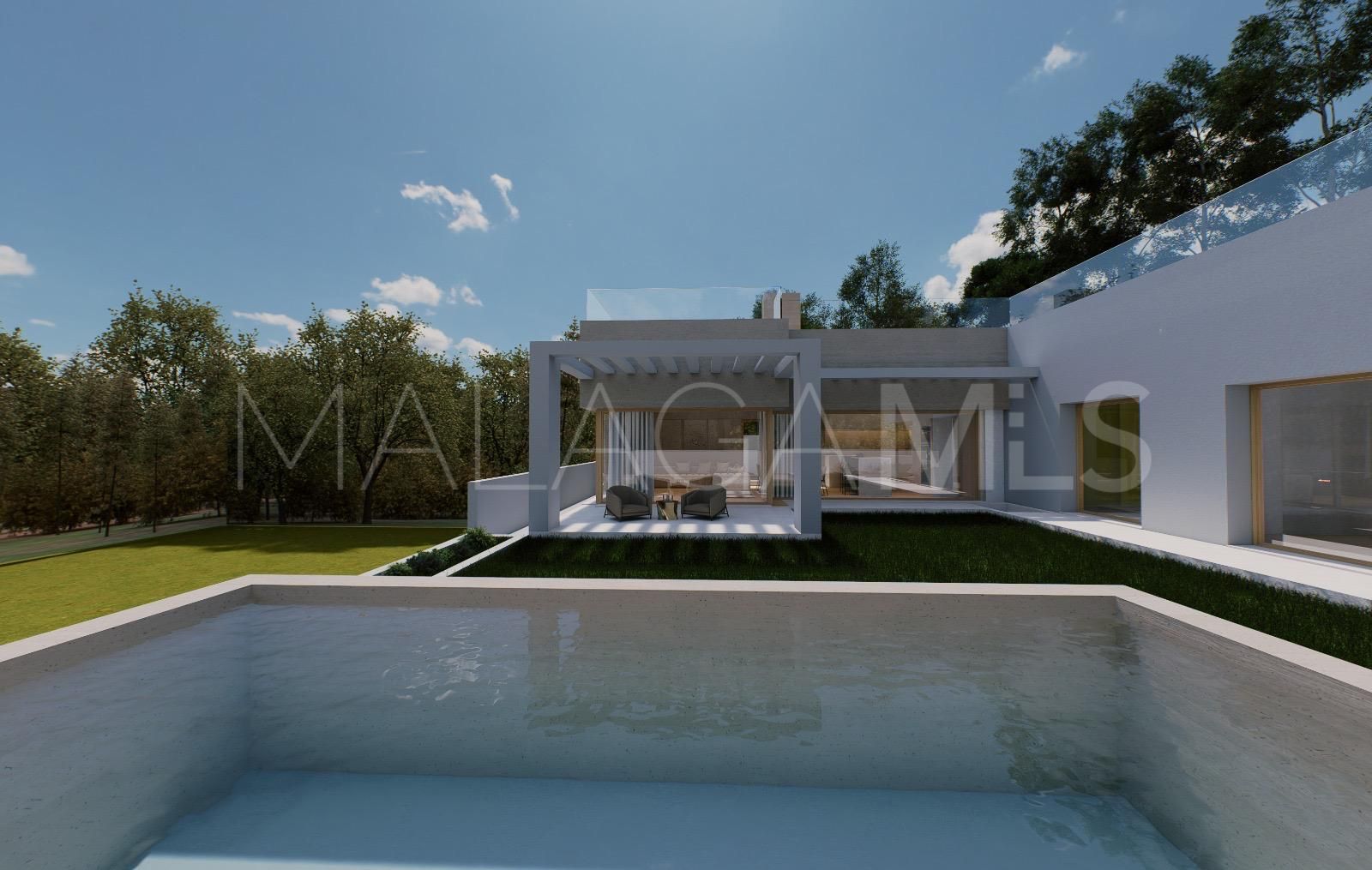 Villa for sale in Estepona