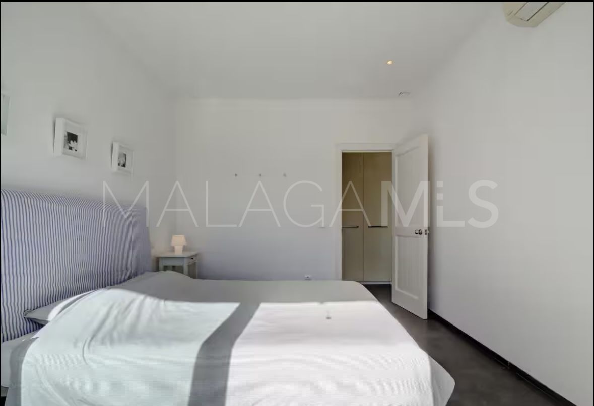 Villa for sale in Manilva