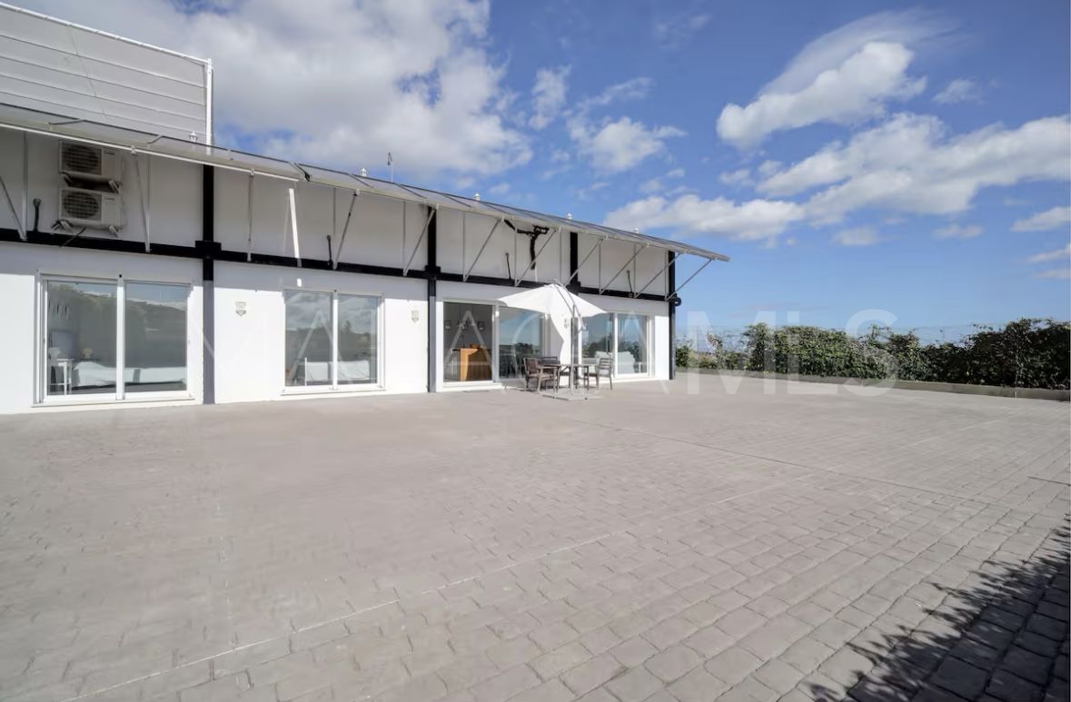 Villa for sale in Manilva