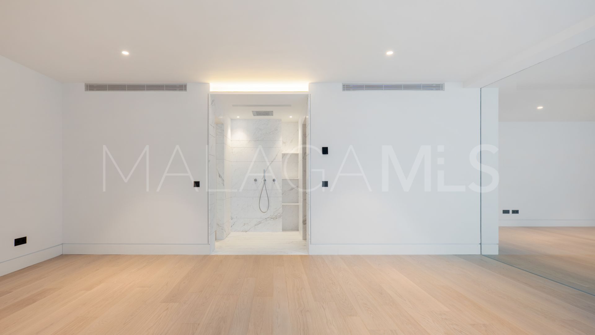 Villa for sale in Marbella