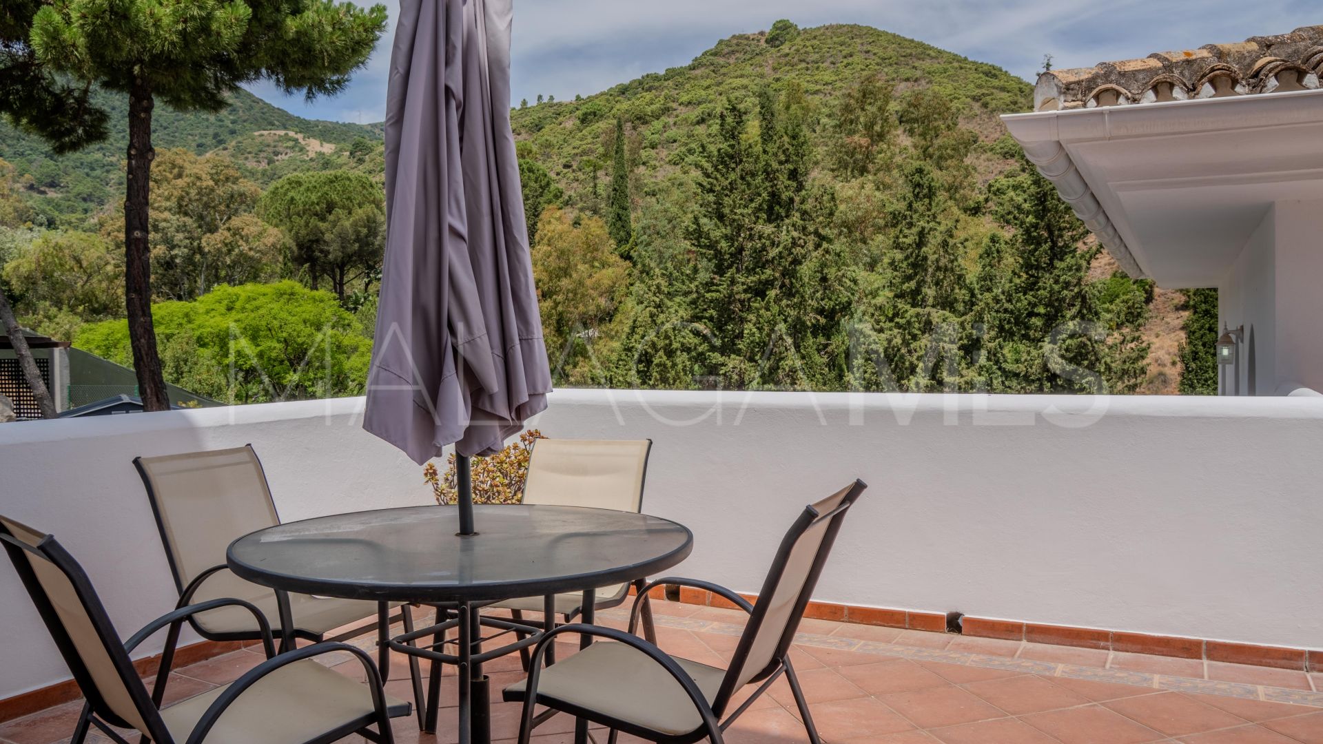 Villa for sale in Benahavis