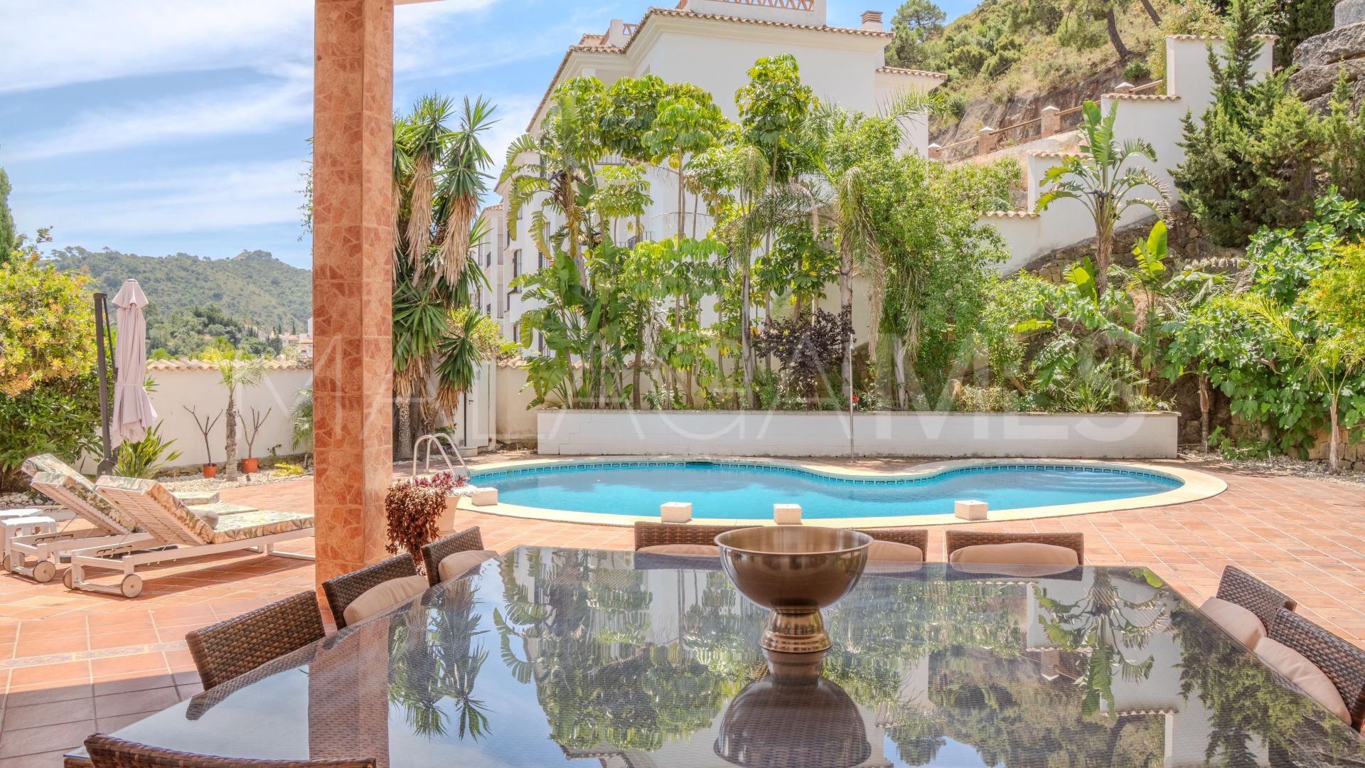 Villa for sale in Benahavis