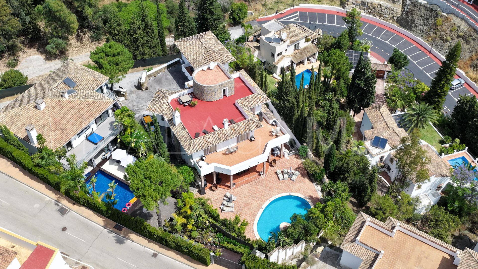 Villa for sale in Benahavis