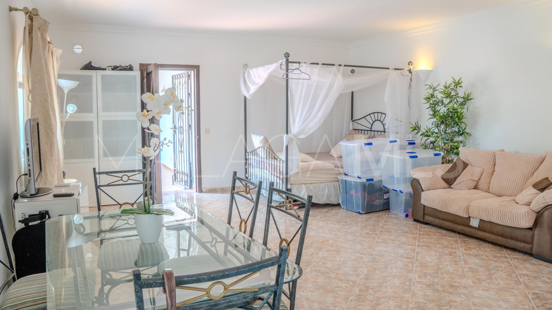 Villa for sale in Benahavis