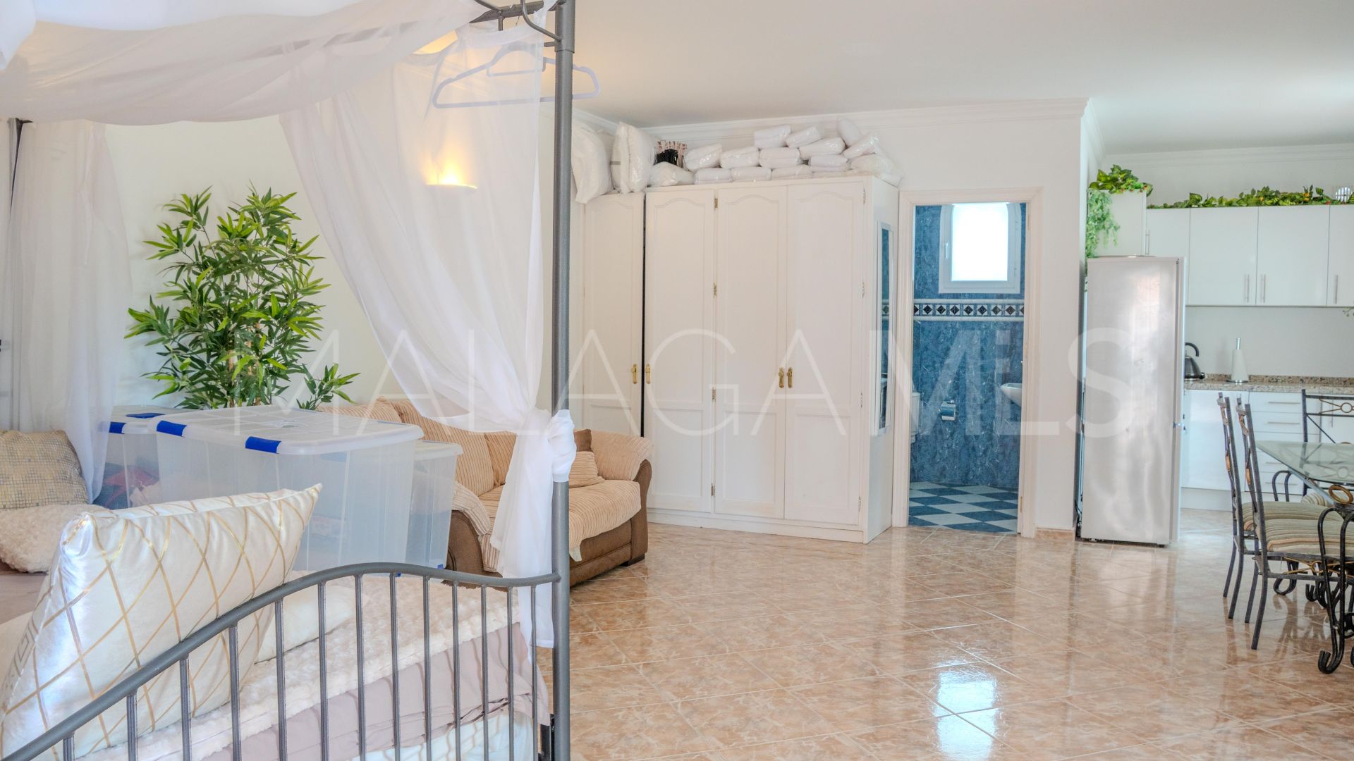Villa for sale in Benahavis