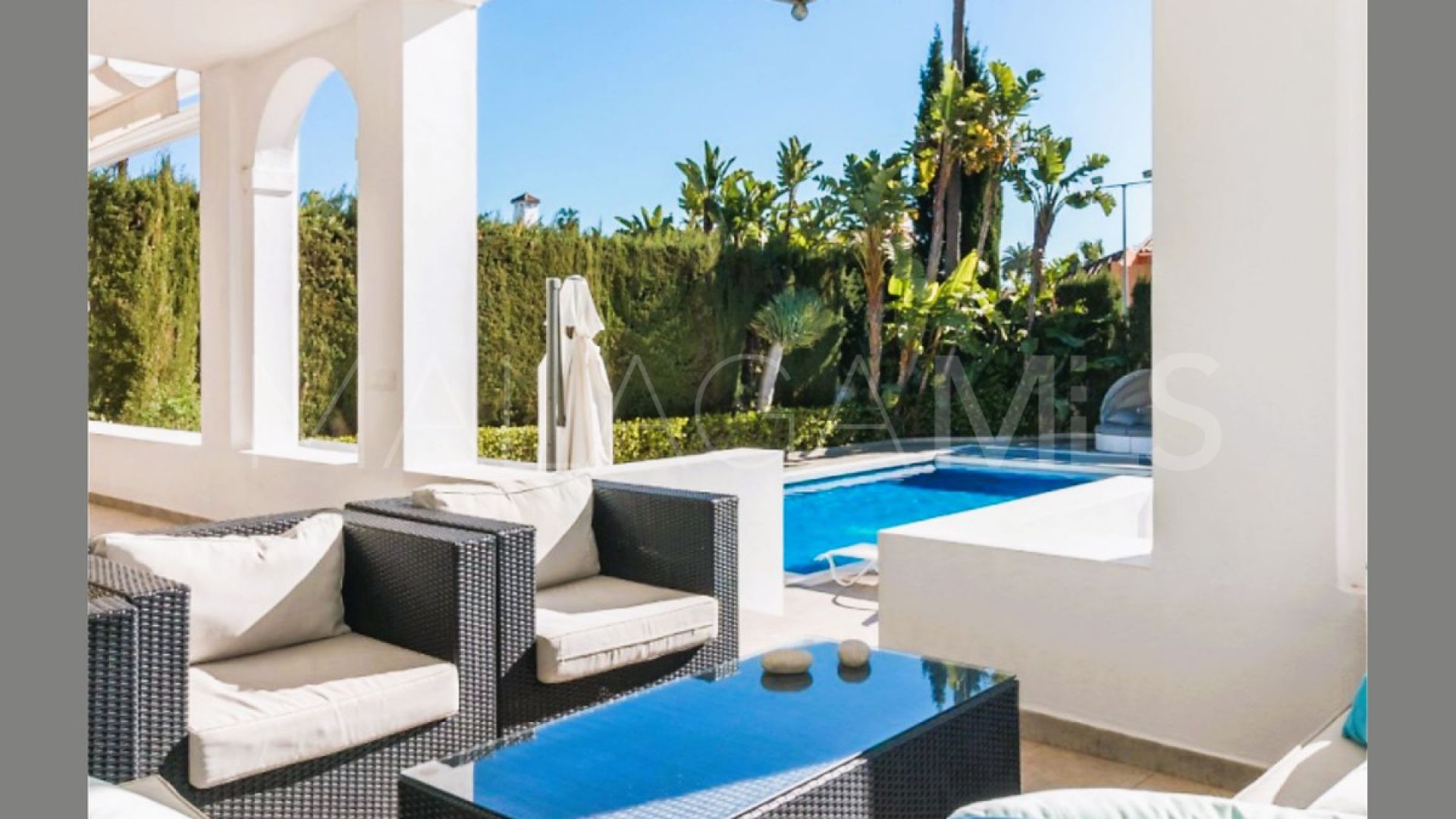 Villa for sale in Nueva Andalucia