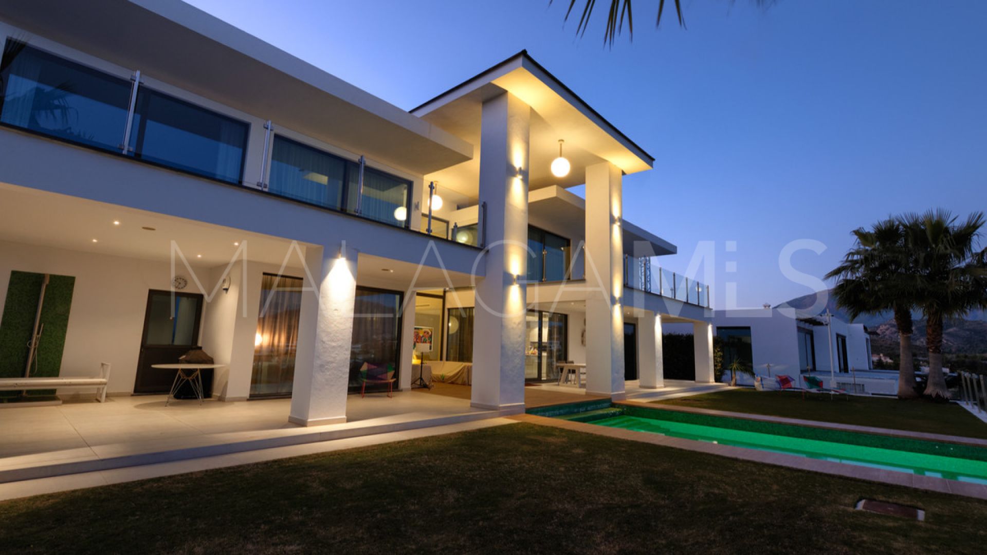 Villa for sale in Benahavis