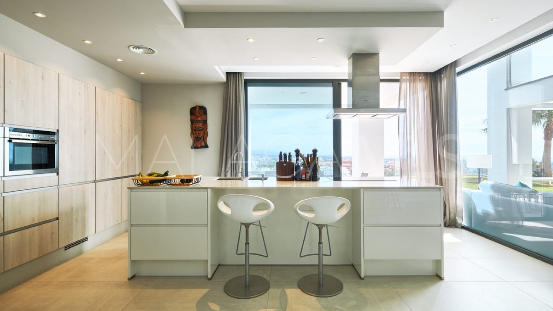Villa for sale in Benahavis