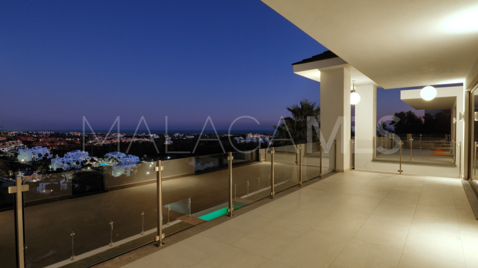 Villa for sale in Benahavis