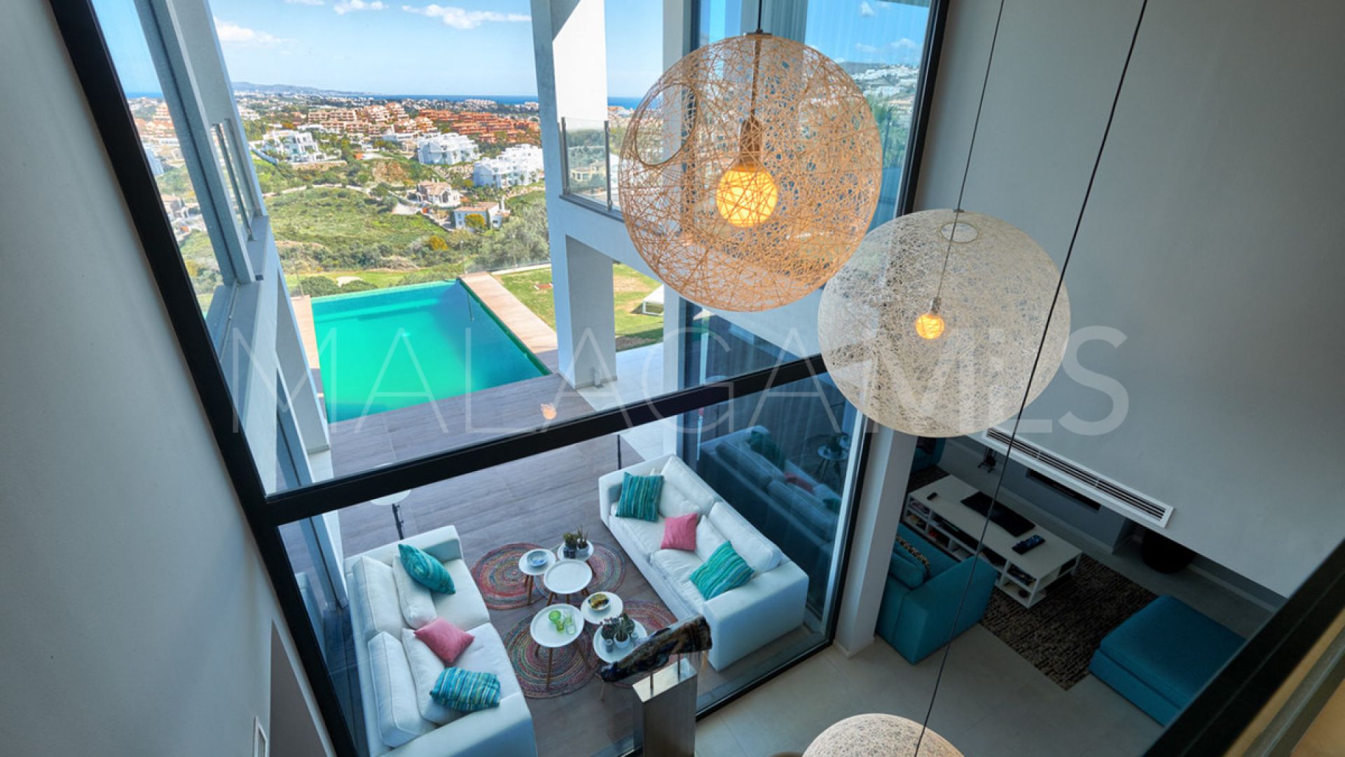 Villa for sale in Benahavis
