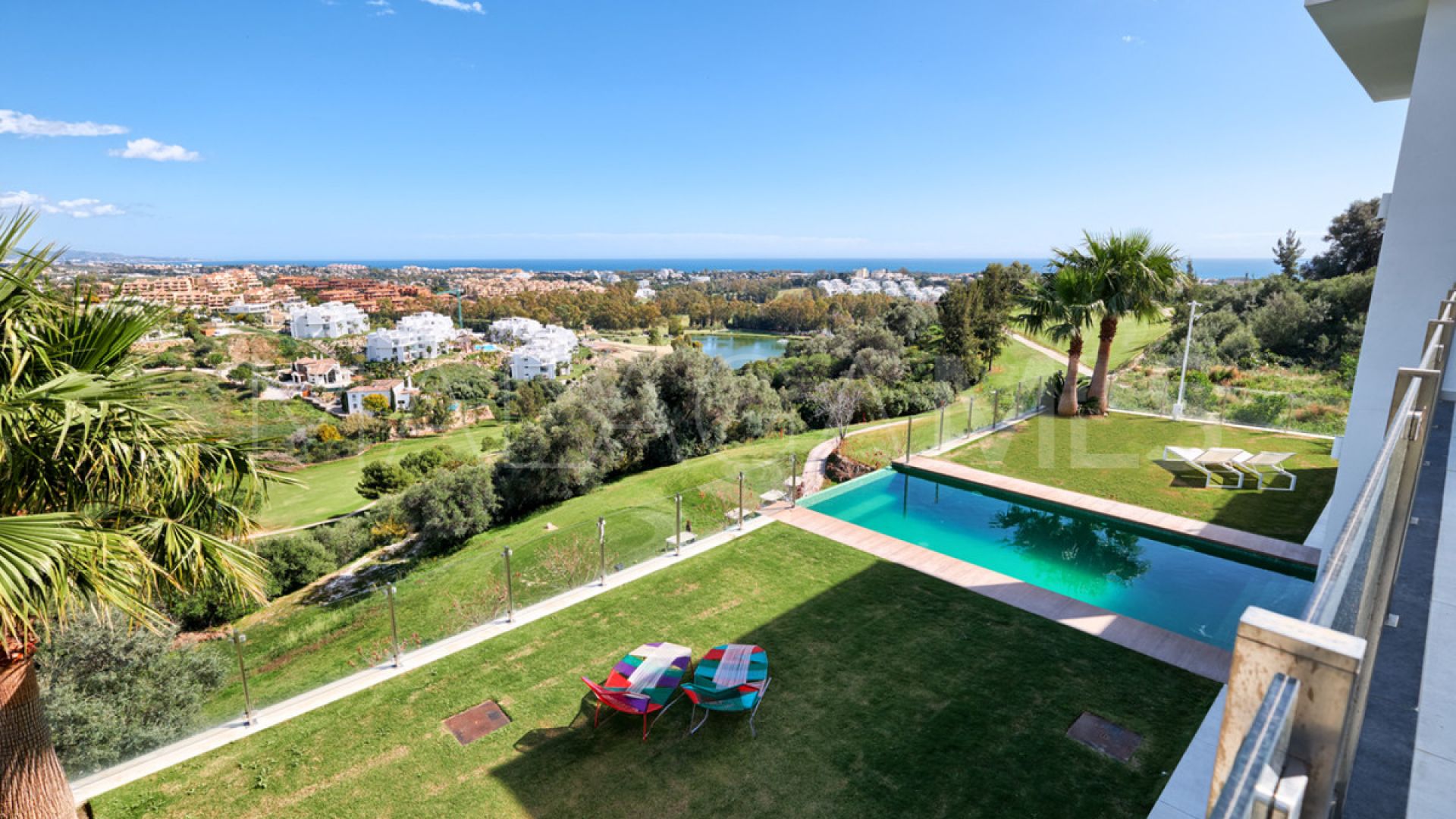 Villa for sale in Benahavis