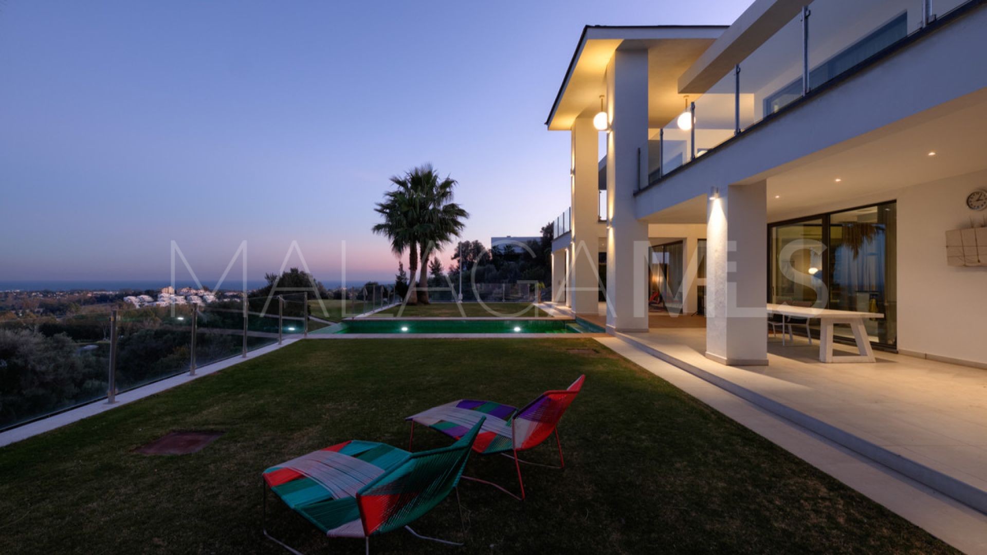 Villa for sale in Benahavis