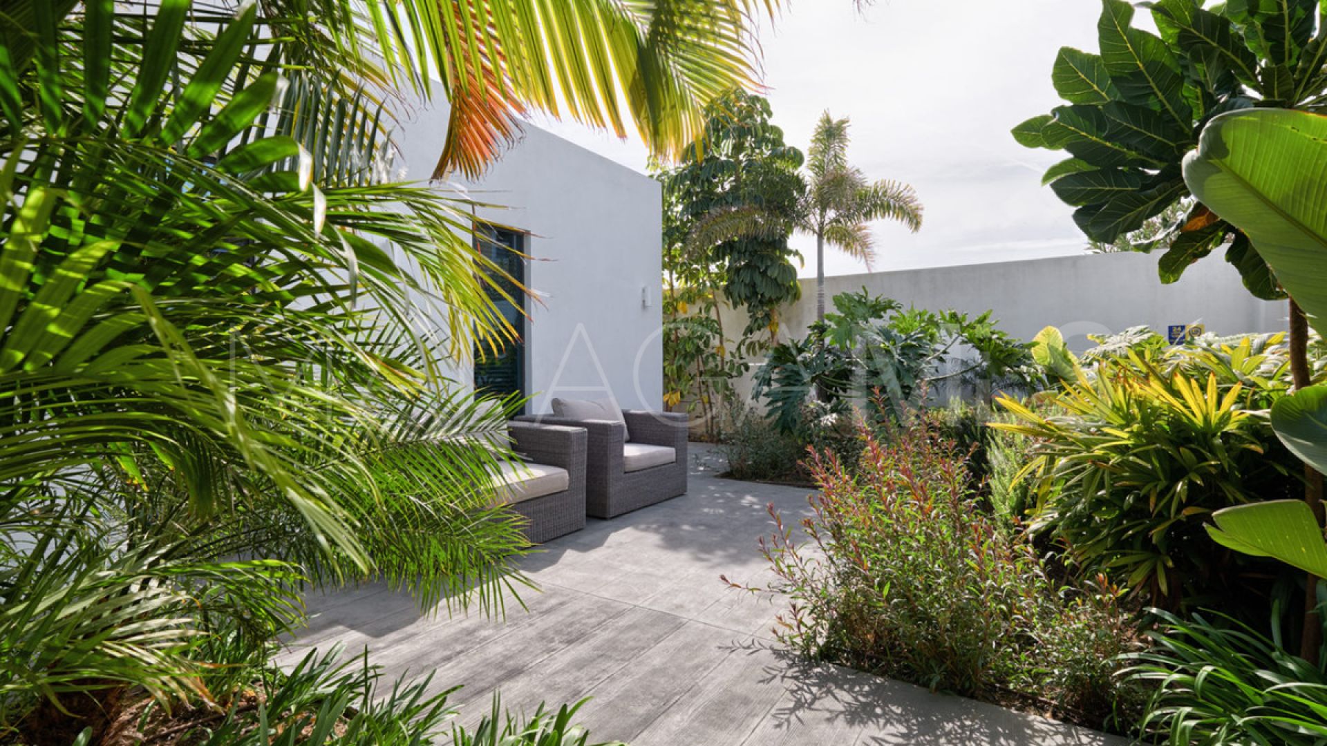Villa for sale in Benahavis