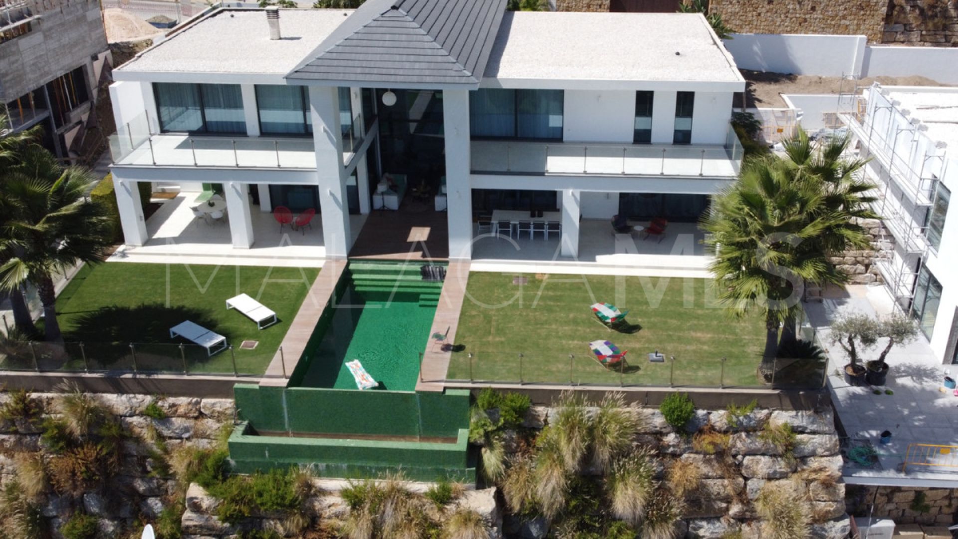 Villa for sale in Benahavis