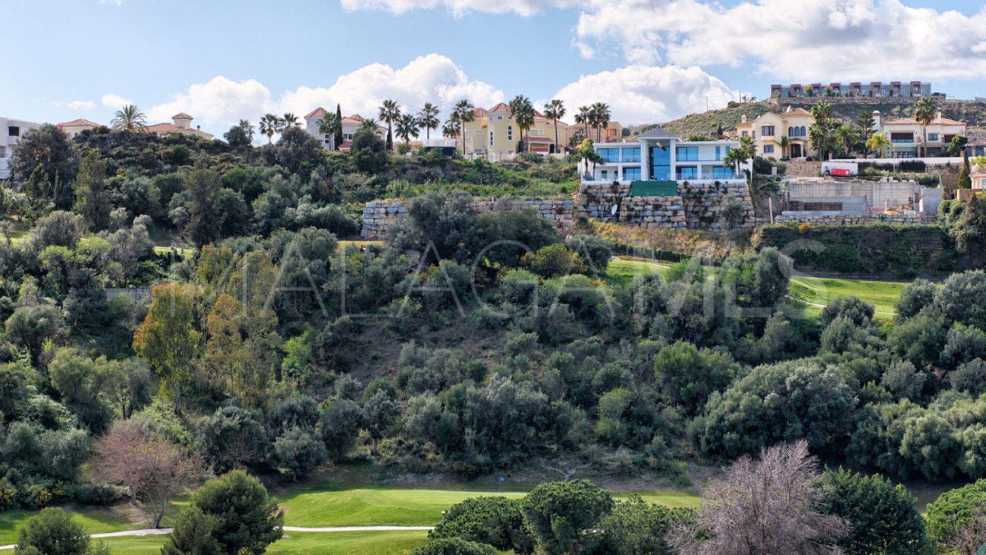 Villa for sale in Benahavis