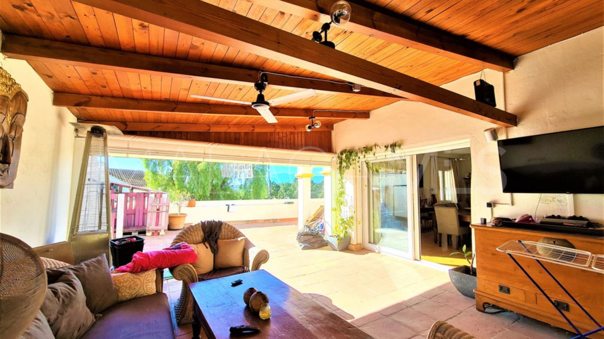 Villa for sale in Nueva Andalucia with 4 bedrooms